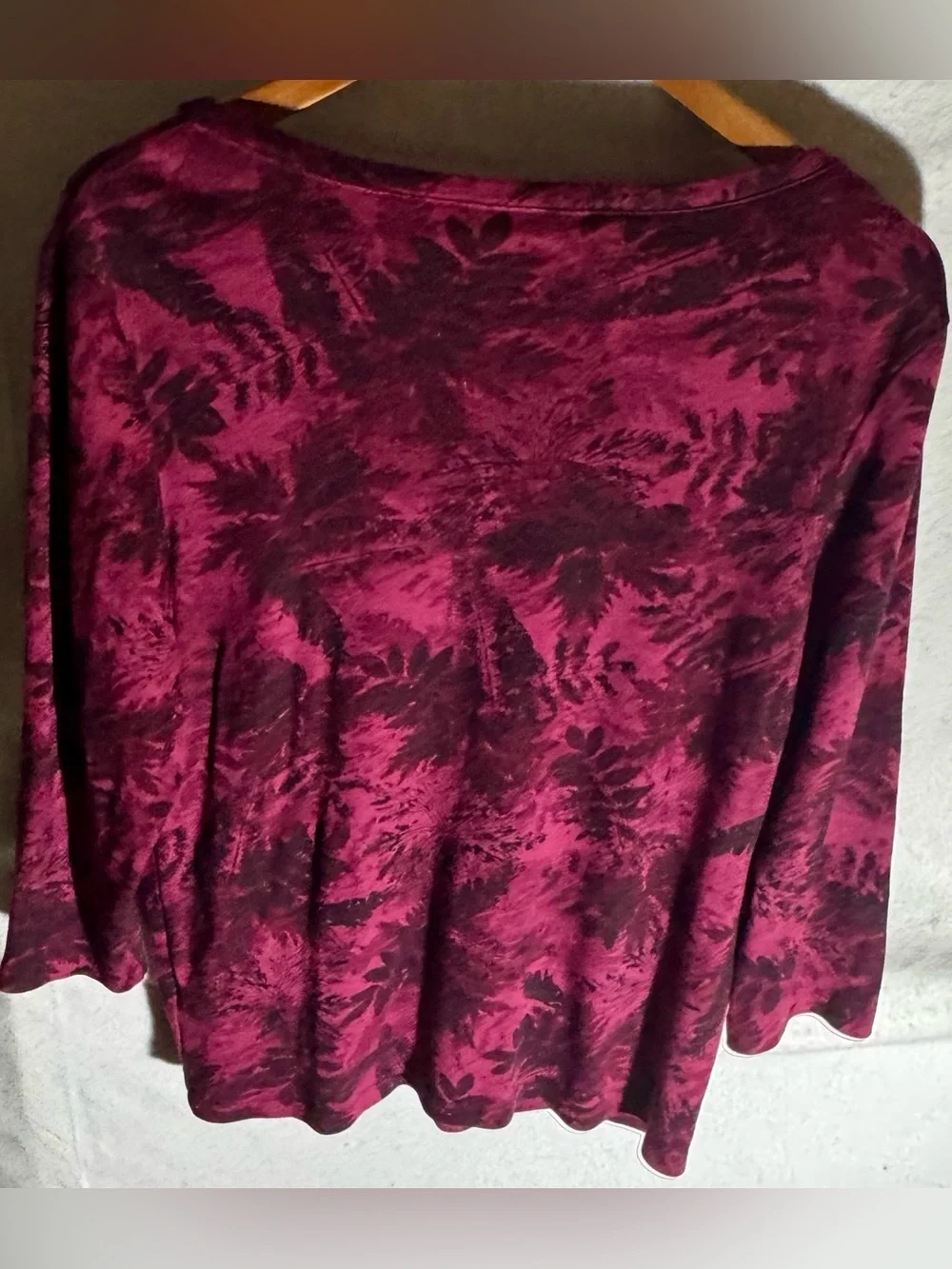 Karen Scott Burgundy Leaf Print Henley Top 3/4 Sleeve Size L